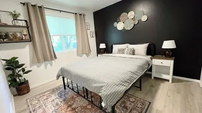 Restful Nest B 3bd&2ba in Midtown ANC Hotels near Walmart Supercenter