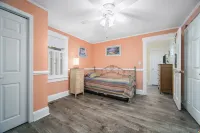 Become a Beach Bum at the Beach Bungalow - Hot Tub, Kayaks, Wi-Fi, & SAND!!!