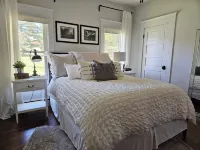 Great Space-Blocks from Downtown! Lots of Parking. No Cleaning Fees.