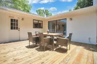 Welcome to our gorgeous remodelled home! Near Anna Maria and Bradenton beach.