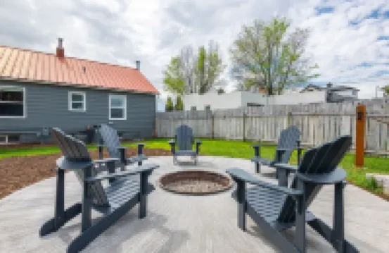 Cheerful Bancroft bungalow near Lava Hot Springs. 卡里布縣酒店