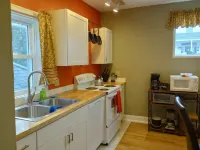 Walk to the Diamond- First Floor Bed and Bath Perfect multi-generation families Hotels in Ligonier