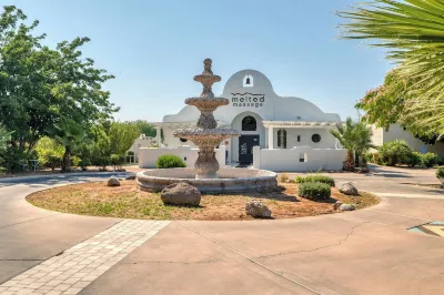 Spa Oasis - Steps from the Pool, Spa & Pickle Ball