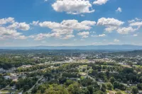 Cozy Downtown Bristol Cottage - 4 min to CASINO Hotels in Bristol