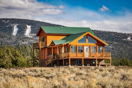 Mountain House Sleeps 18, Mins to Ski, Hike, Golf, Fish; Generator;  Fenced Yard