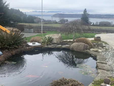 Indoor swim spa/hot tub with Bay View & Vineyard Отели рядом с достопримечательностью «Парк округа Дабл Блафф»