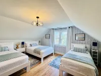 1 min walk to private beach-Linens included! Booking for 2025! New amenities!