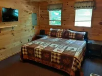 Sunrise Views Cabin with AC, Game Room & Bar