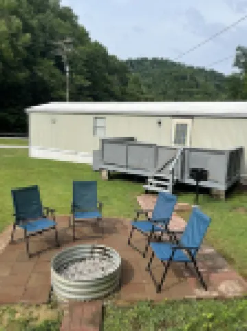 Great location, extremely clean ,half mile from trail heads.