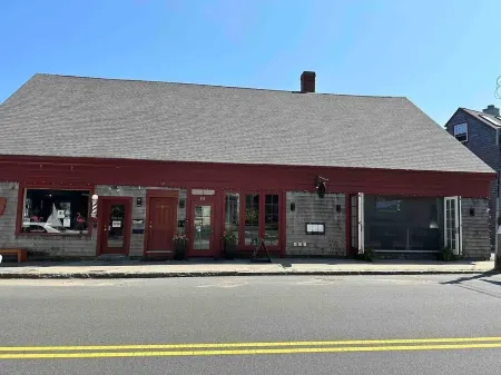 Boo-Bird by The Sea in Downtown Manchester MA