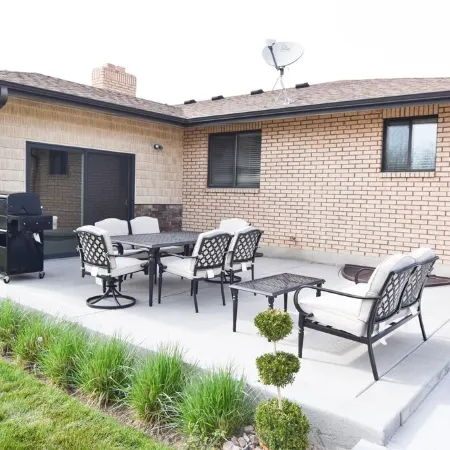 Huge 8Br for 20+: 6 Kings, Hot Tub, Cinema, Arcade, Pool Table & Big Parking