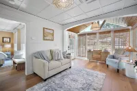 1 Min Walk to Downtown! Outdoor Patio! 5 Star Luxury! Golf Cart Rental!