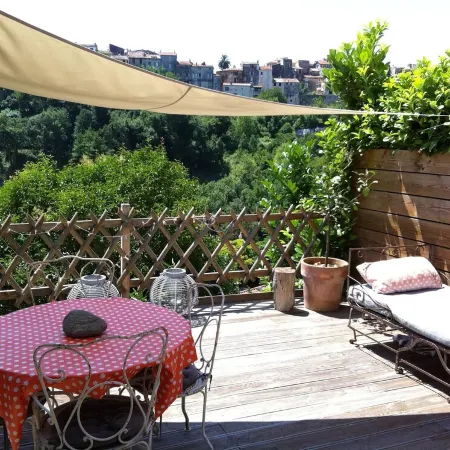 VILLA, 55 m2, BIOT, 4 / 6Pers, south-facing wooden terrace, swimming pool in private domain