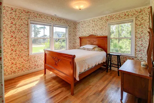 SPACIOUS & PRIVATE  PET FRIENDLY WATERFRONT HOME NEAR DOWNTOWN HISTORIC BEAUFORT