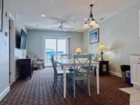The Perfect Family Condo w views of the pool & the ocean! Hotels in Wildwood Crest