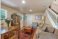 The Maple Apartment at Tudor House Vacation Rentals
