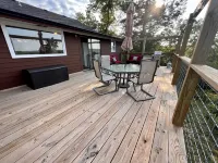 Secluded Cabin with Cozy Fireplace and Jetted Tub! 5-Minutes to Branson Landing