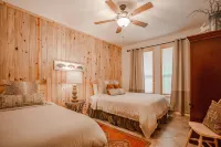 RIVERFRONT HOUSE ON THE LITTLE MISSOURI RIVER!! 1 MILE TO LAKE GREESON