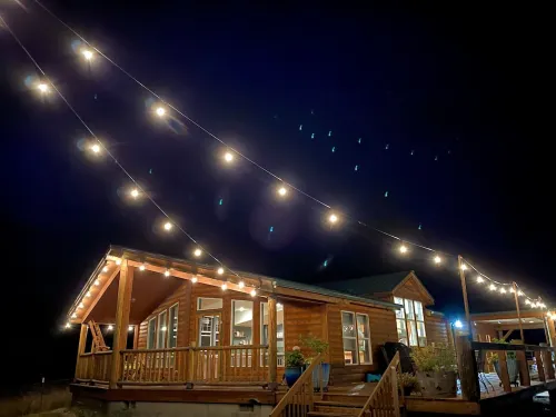 Life in the Woods - Minutes to town! Mt. Emily Retreat at the MERA Trailhead!