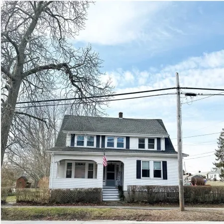 Recently totally renovated duplex located 5 minutes from Downtown Bristol. Отели в г. Бристоль