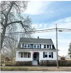 Recently totally renovated duplex located 5 minutes from Downtown Bristol.