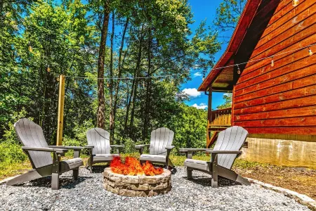 Beautiful Secluded Cabin near Boone Отели в г. Ков Крик