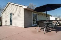 NEW! ARK Family Retreat w/ Game Room 3min to Ark!