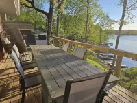 New! Modern!  Fire Pit!  Paddle Boards! 5 Bedrooms! On the water! Boat Dock!