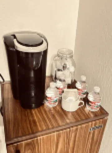 Cozy, Clean, and Private. Close to Yosemite 格羅夫蘭酒店