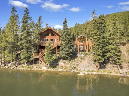 Lakefront  3Br Cabin • 1 Hr from Denver