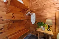 Moose Lodge - scenic Adirondack cabin escape + lake access