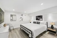 Completely Redone Private Modern Beauty Only 3.9 Miles to Shinnecock Hills
