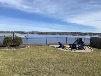 Newport County waterfront home with hot tub!  Use of 3 kayaks included!