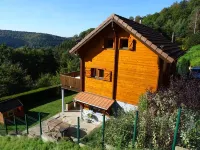 charming chalet in Hellert - Hytter