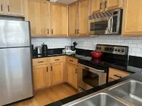 Loft in downtown Norfolk, restaurants/entertainment at your door step