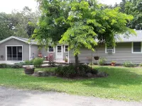 Waterfront Waterport Cottage<br>Fishing at the Dam