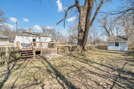 The Mulberry House: Cozy Home In Downtown Olathe