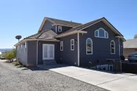 Spacious and Beautiful Private Room located only 30 minutes from Zion!