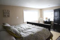 Hot Tub - 1/2 Block to the Beach - Family & Dog Friendly.