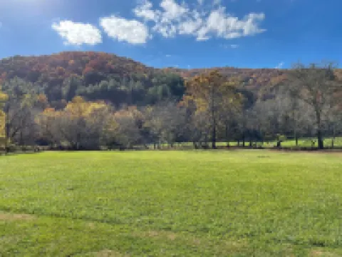 Cabin close to Helen and Water