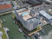 3-bedroom family-friendly condo with WiFi & swimming pool in adorable Ocean City