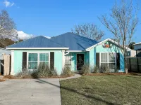 Sleeps 10, 4 bdrm/2bath house, West End PCB, Dogs ok, Golf Cart included