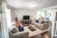The Getaway - Three Oaks Cottage 3 BR 1.5 Bath - Week Stay Discount