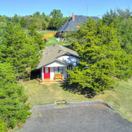 Woodland Retreat with Pool & Tennis court access!