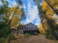 6-Br Lake Cabin Near Eagle River Cabin with Great Fall Views! Utv to Trails!