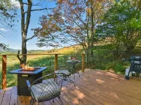 Private & Peaceful A-Frame Cabin: the Hideout Hotels in Yancey County