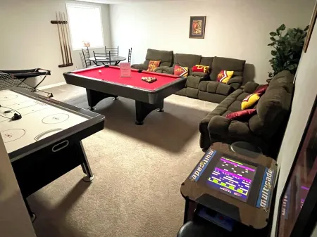 Fun Family Place with Extras and Space Отели рядом с достопримечательностью «Государственный университет Айова»