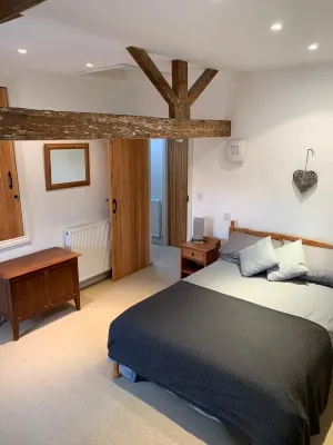 Cosy 2 Bed traditional 200 year old Yorkshire Dales Cottage. Hotels near Stainforth Force