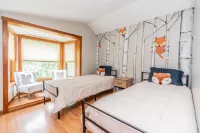 Beautifully Renovated Lodge with Lakeview