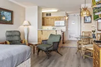 Direct Oceanfront Studio with 180 Degrees Ocean View in Maui Kaanapali Beach